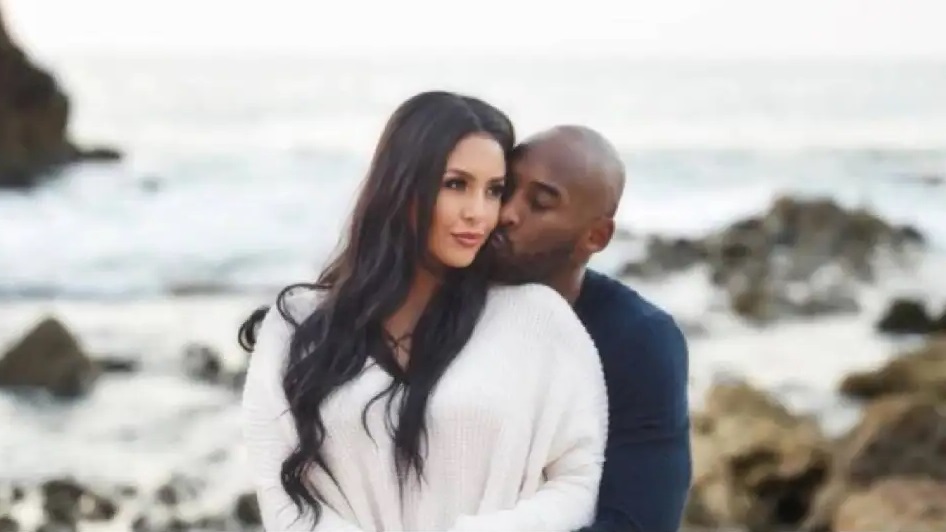 Kobe Bryant e Vanessa à beira-mar